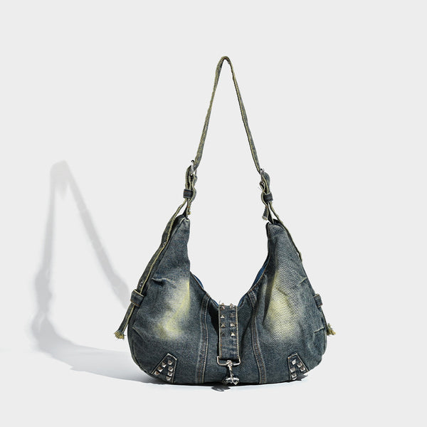Hobo-Bag aus Denim mit Used-Effekt, Pyramiden-Nieten und verstellbarem Schulterriemen, Vorderansicht