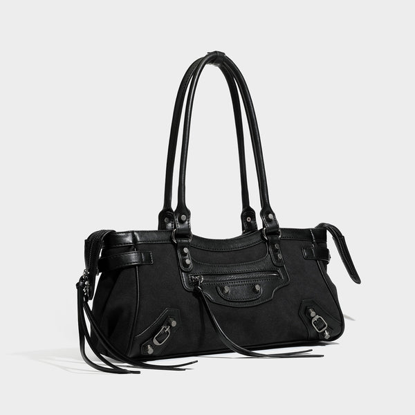 Strukturierte Vintage-Moto-Schultertasche im Tote-Stil mit matten, velourslederähnlichen Einsätzen, lederähnlichen Besätzen, dunkel-silberfarbenen Nieten und Reißverschluss vorne