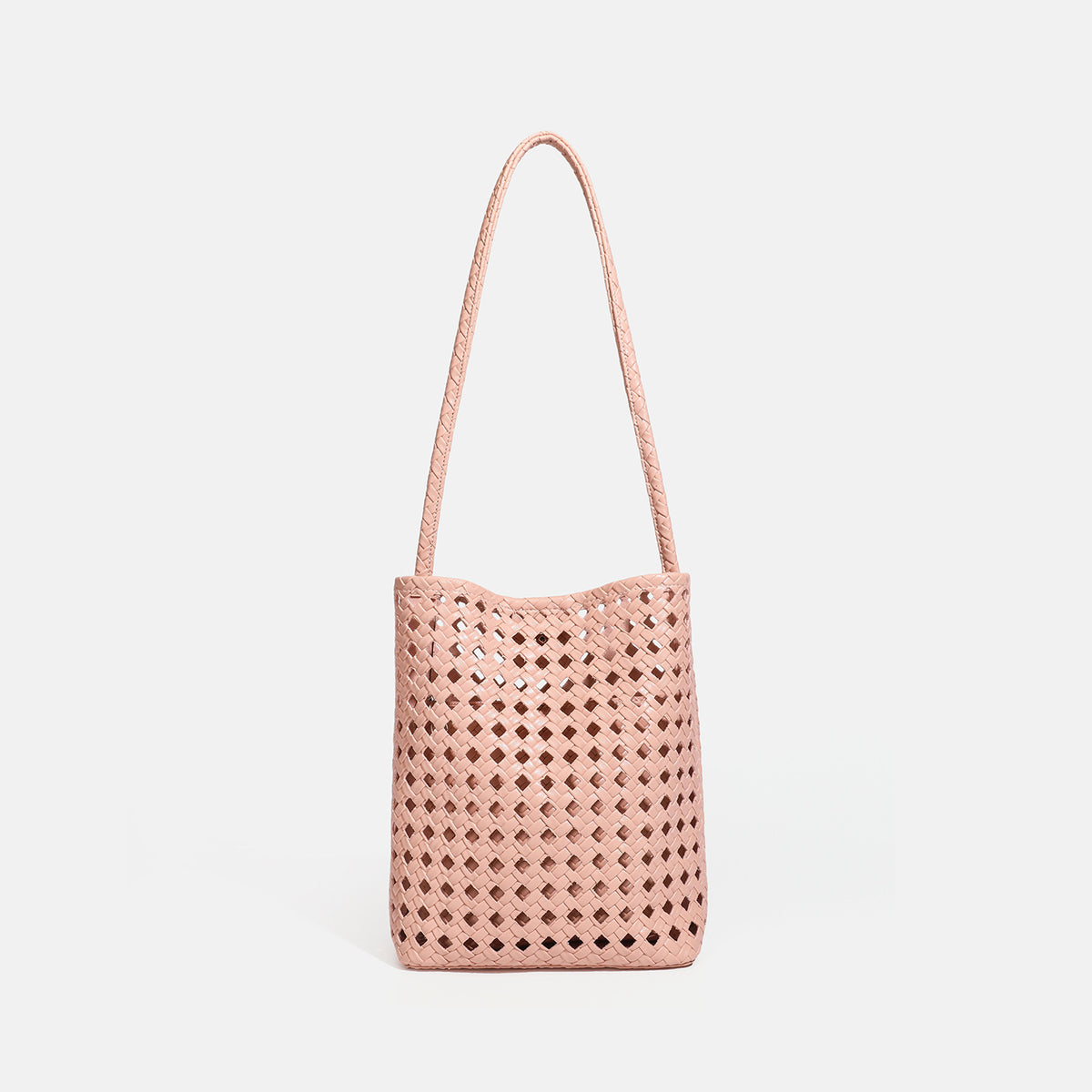 Altrosa Bucket-Bag aus offenmaschigem Webmaterial mit langem Flechtriemen und passender Innentasche mit Reißverschluss, Vorderansicht