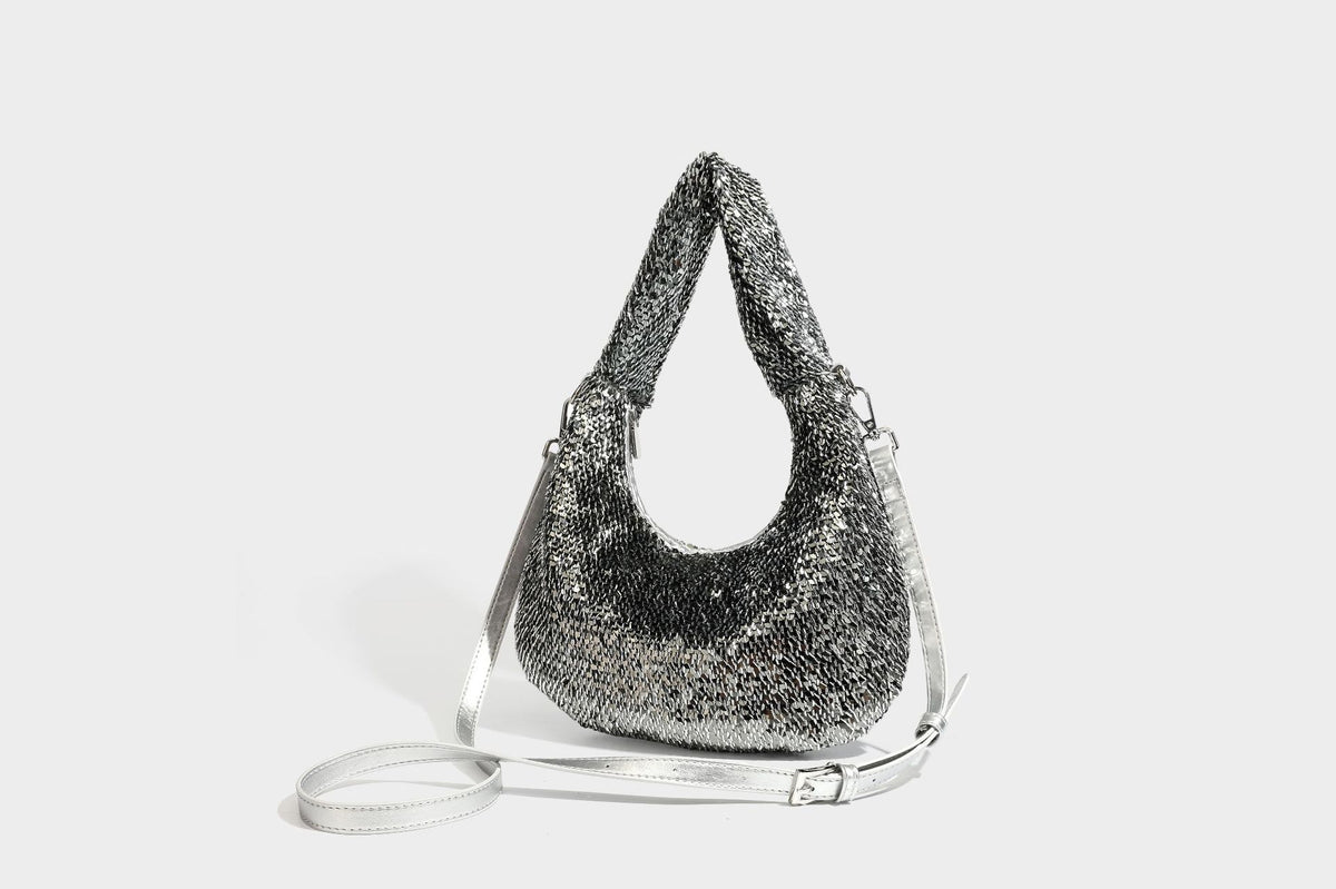 Hobo-Schultertasche in lässiger Tropfenform mit durchgehendem Metallic-Paillettenbesatz und silberfarbenen Beschlägen, Detailansicht 39