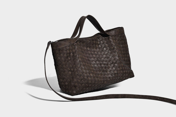 Große, formstabile Tote-Bag in Lederoptik mit gewebter Struktur und passender kleiner Tasche in Dunkelbraun, zwei Henkeln und verstellbarem