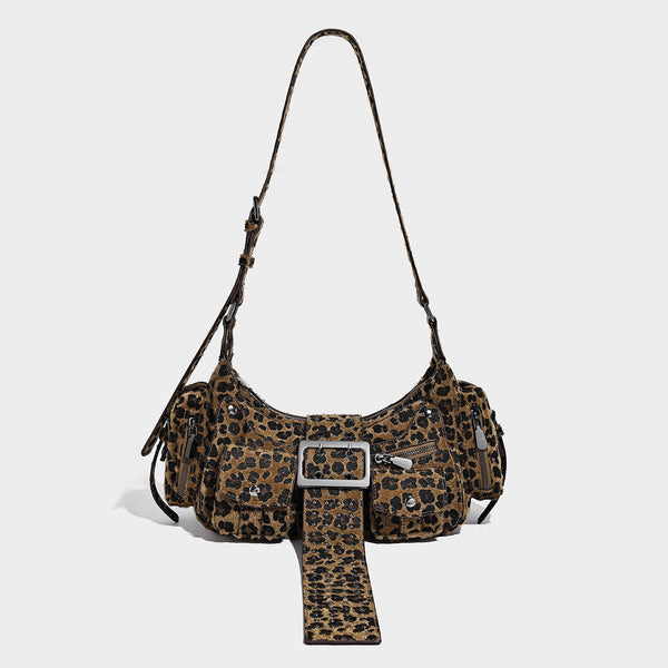 Halbmond-Schultertasche mit Nieten und Gürtelschnallen-Lasche, mehreren Vordertaschen und silberfarbenen Beschlägen, Detailansicht 34