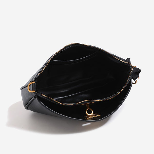 Kleine, formstabile Schultertasche aus glatter Lederoptik mit aufgesetztem Frontfach mit Drehverschluss und verstellbarem Riemen, Detailansicht 4