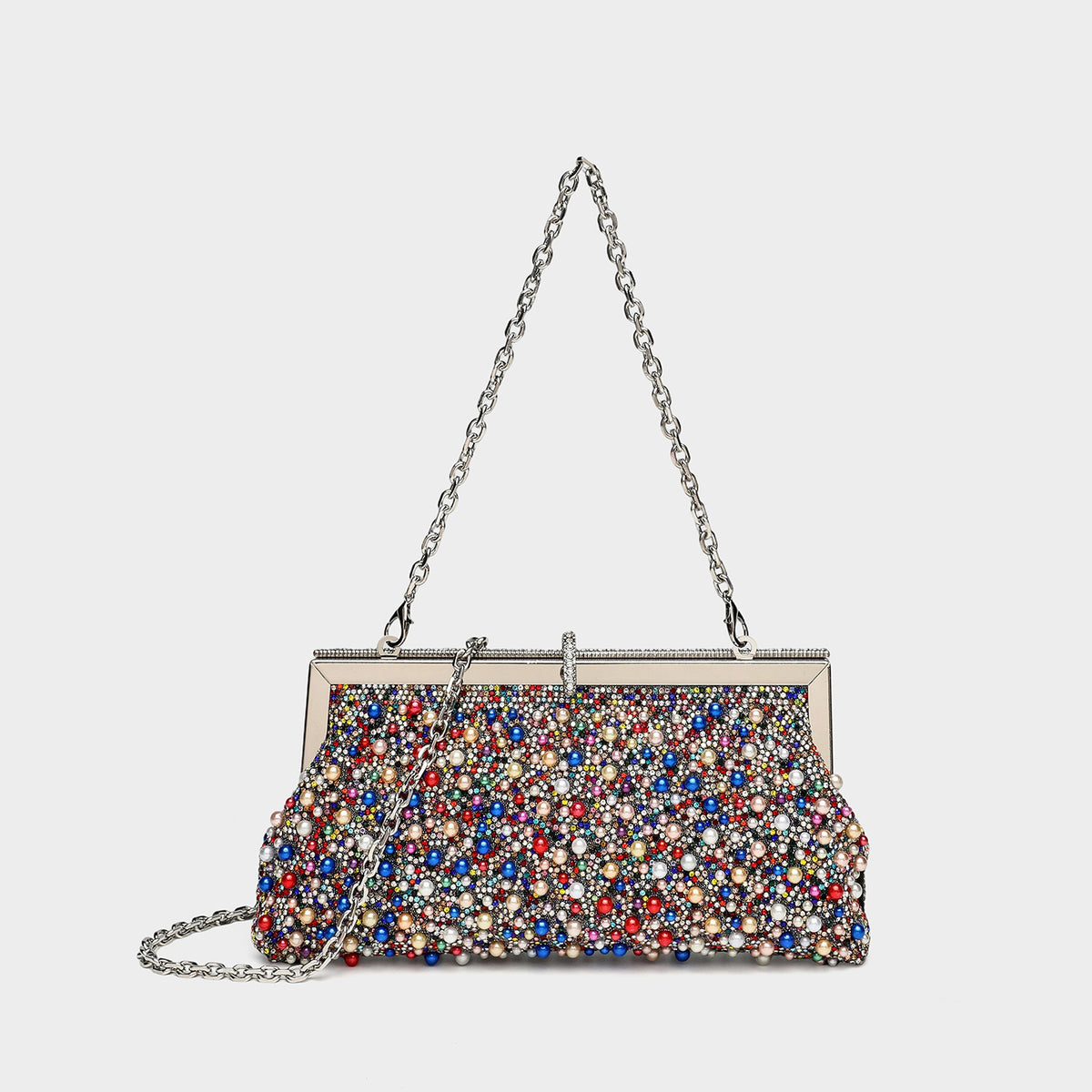 Rechteckige, mit Kunstperlen und Strasssteinen besetzte Abend-Clutch mit silberfarbenem Bügelverschluss und abnehmbarem Kettenriemen