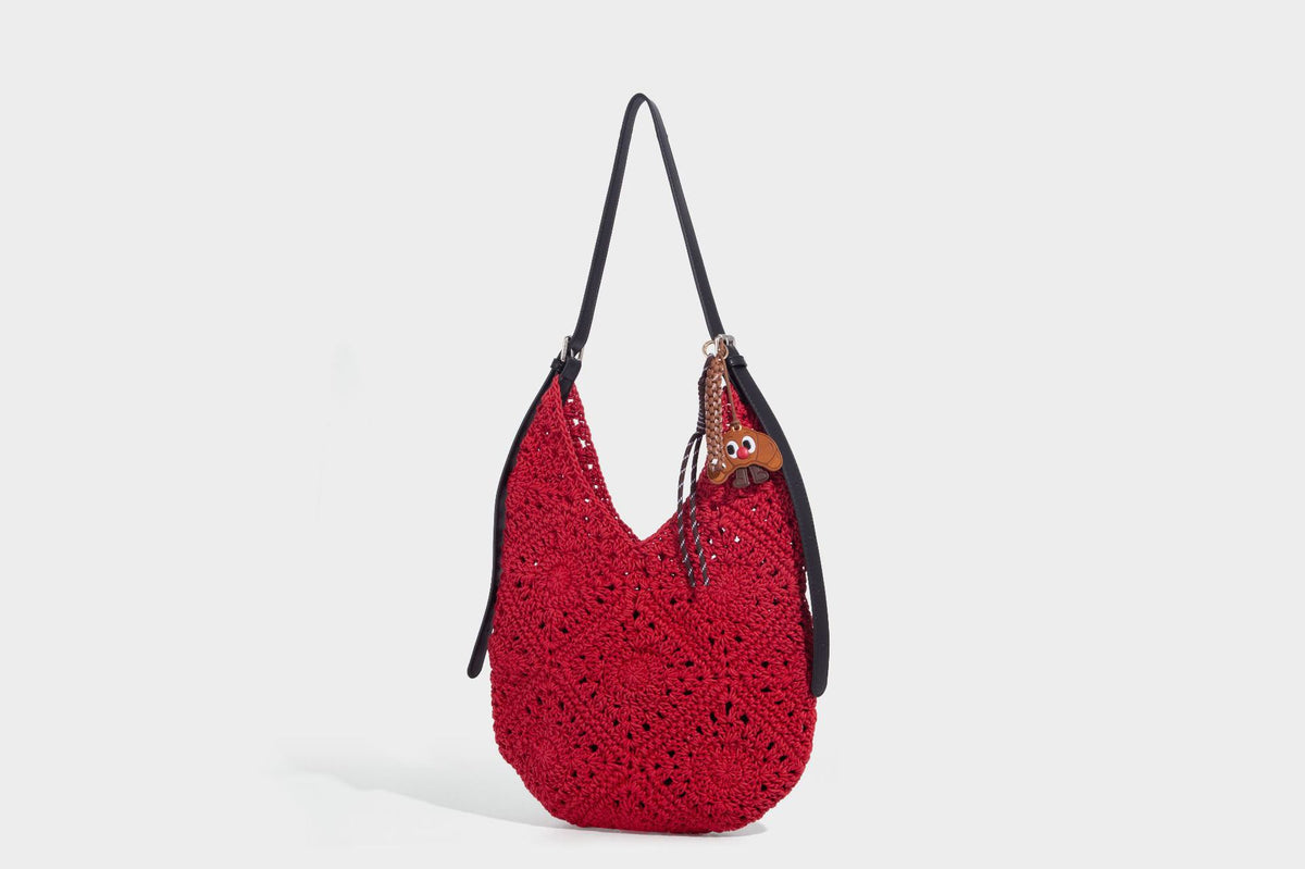 Lässige gehäkelte Hobo-Schultertasche aus Wachsschnur mit verstellbarem Riemen in Lederoptik und Taschenkorpus im offenen Gittermuster, Detailansicht 19