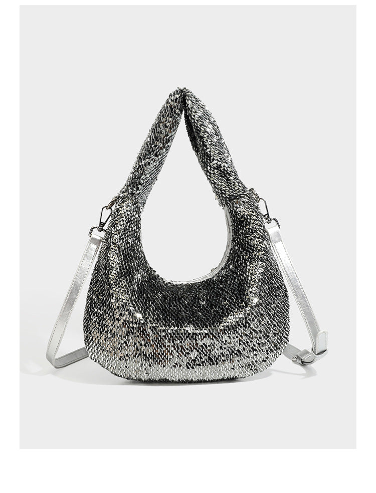 Lässig drapierte, tropfenförmige Hobo-Schultertasche mit durchgehendem Metallic-Paillettenbesatz und silberfarbenen Metalldetails, Detailansicht 11