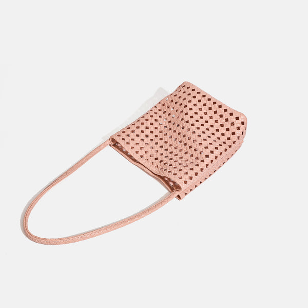 Altrosa Bucket-Bag aus offenmaschigem Webmaterial mit langem Flechtriemen und passender Innentasche mit Reißverschluss, Detailansicht 4