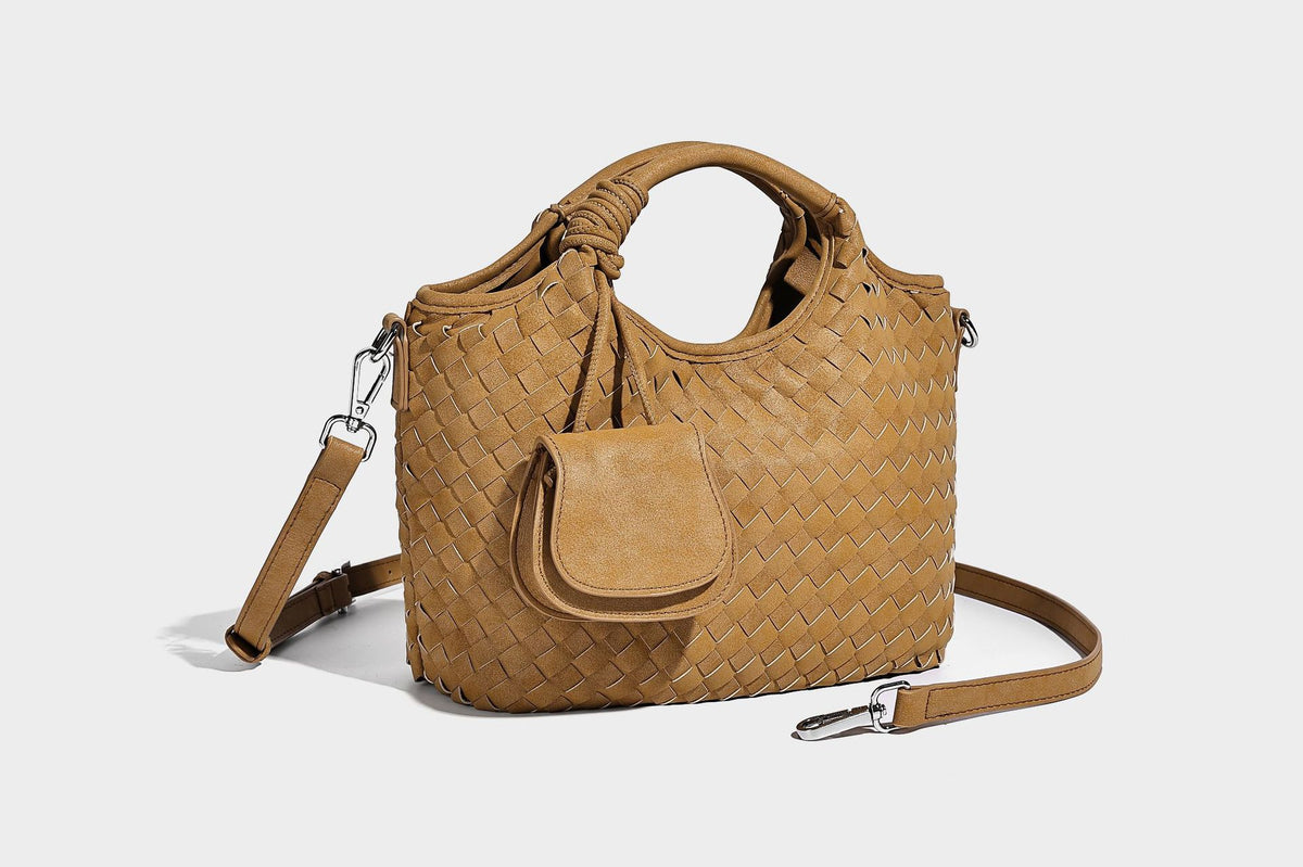Wandelbare Tote-Schultertasche aus mattem Webmaterial mit geknoteten Tragegriffen, Vordertasche mit Klappe und abnehmbarem Schulterriemen, Detailansicht 21
