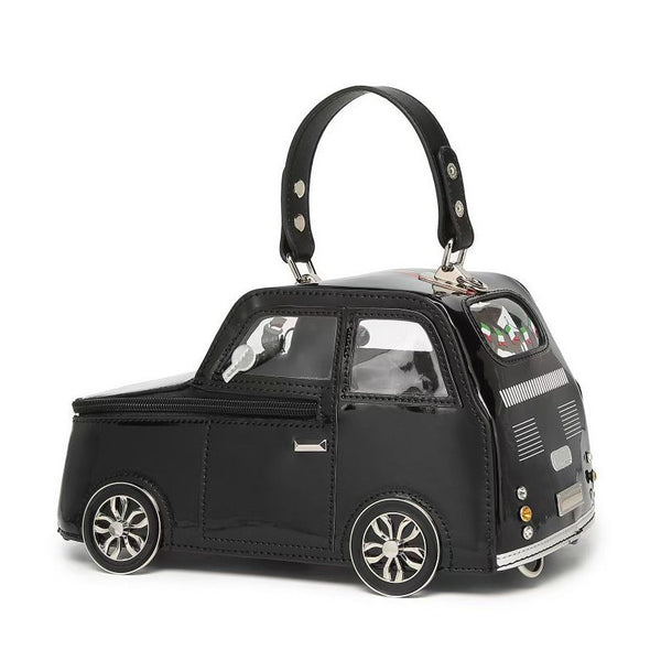Mini-Handtasche in Autoform mit strukturierter Form, glänzender Lackoptik, dekorativen Speichenrädern, transparenten Fenstereinsätzen und