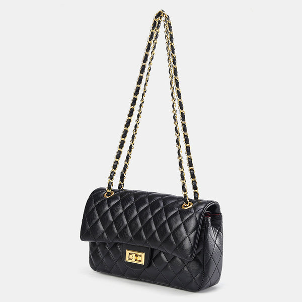 Gesteppte Crossbody-Tasche mit Rautensteppung, Überschlag, goldfarbenem Kettenriemen und Drehverschluss, Detailansicht 3