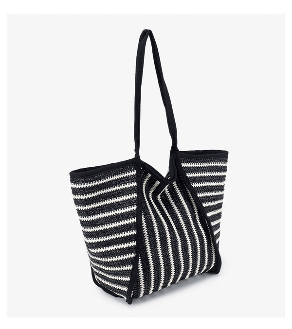 Große schwarz-weiß gestreifte gewebte Tote-Bag mit offenem oberen Abschluss und langen Schulterriemen, Detailansicht 7