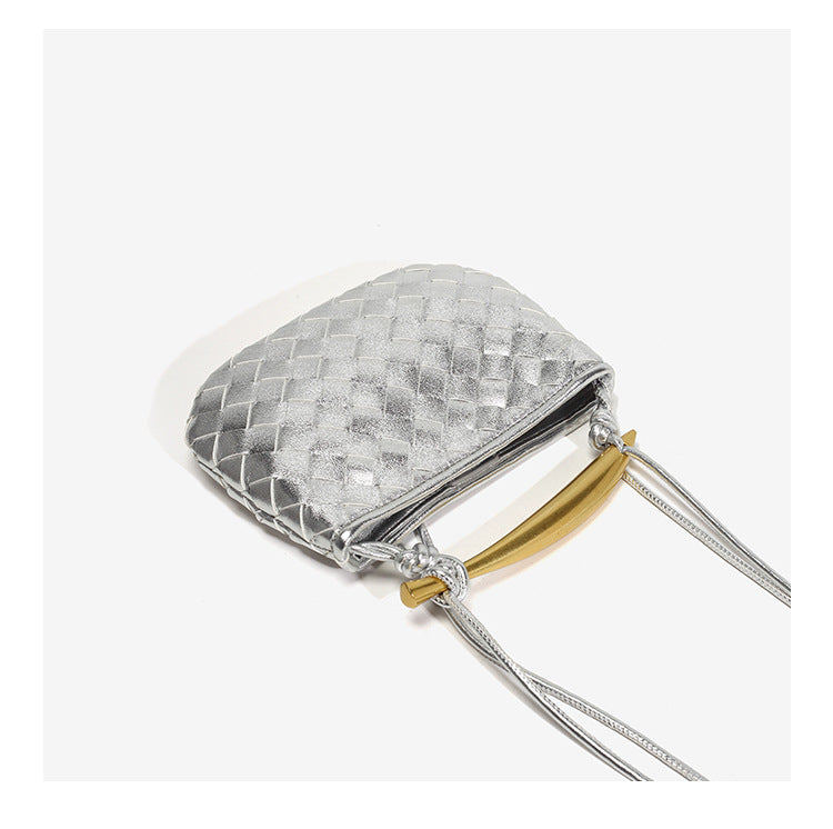 Mini-Crossbody-Etui mit gewebter Rautenstruktur, geschwungenem Bügelgriff in Goldoptik und schmalem Kordelriemen, Detailansicht 14