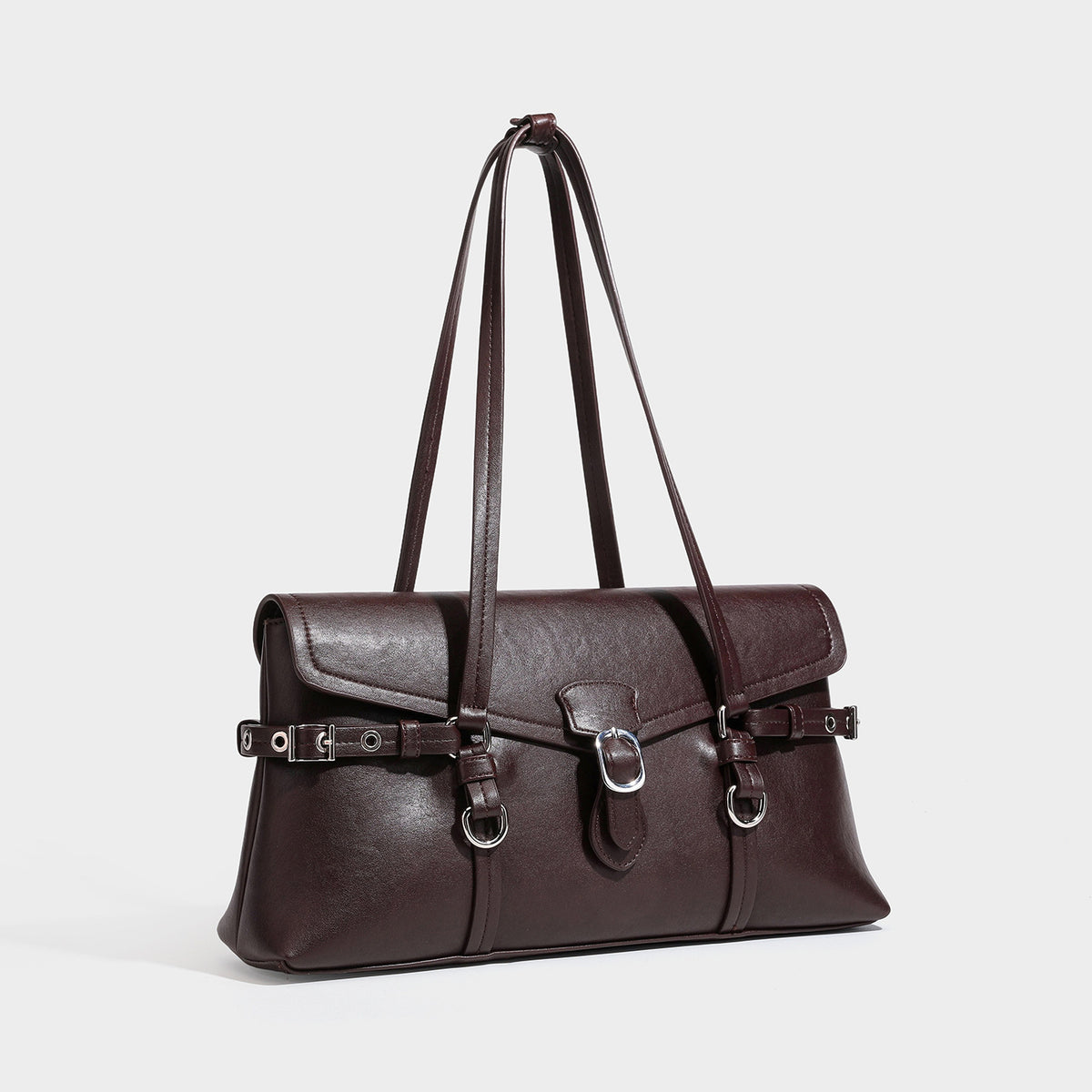 Strukturierte rechteckige Tote-Schultertasche mit Überschlagverschluss, vorderem Riemendetail mit Schnalle und silberfarbenen Ringbeschlägen in