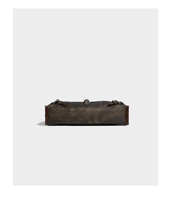 Formlose Hobo-Schultertasche mit Used-Finish, silberfarbenen Ring- und Schnallenbeschlägen sowie verstellbarem Riemen, Detailansicht 12