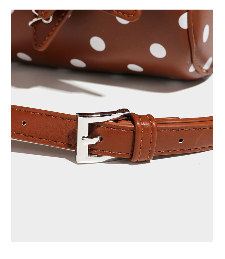 Glänzende gepunktete Barrel-Bag mit abgerundeten Henkeln, Sternanhänger und abnehmbarem Crossbody-Riemen, Detailansicht 21