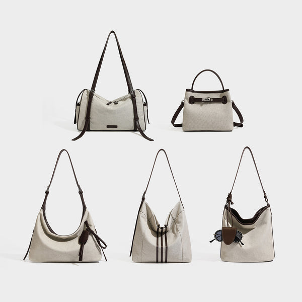 Schulter-Shopper aus haferbeigem Canvas mit dunkelbrauner Kunstleder-Optik, langem verstellbarem Riemen und aufgesetzter Mini-Tasche mit Überschlag, Detailansicht