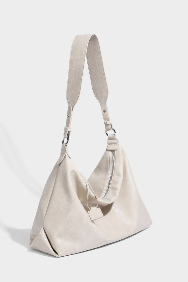 Weich fallende Hobo-Schultertasche mit glänzender Crinkle-Oberfläche, Reißverschluss oben und verstellbarem Riemen, Detailansicht 29