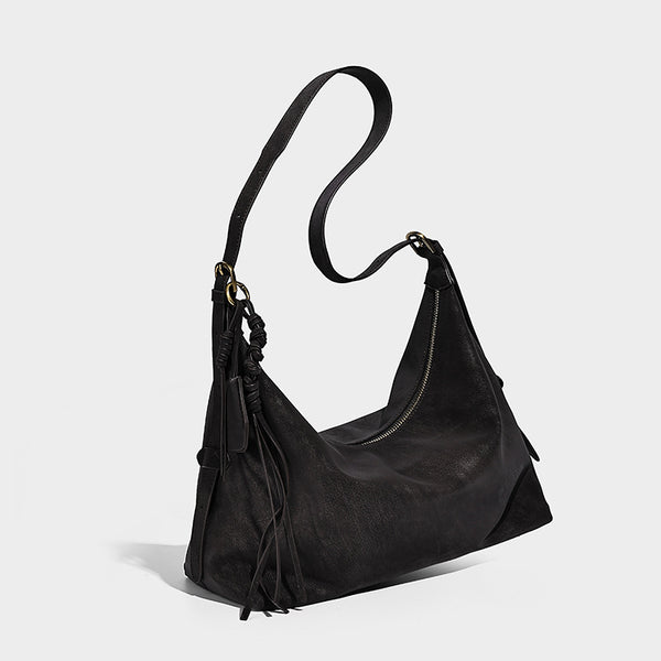 Weiche Hobo-Schultertasche mit matter Oberfläche, Quastenbesatz und goldfarbenen Beschlägen, Detailansicht 6
