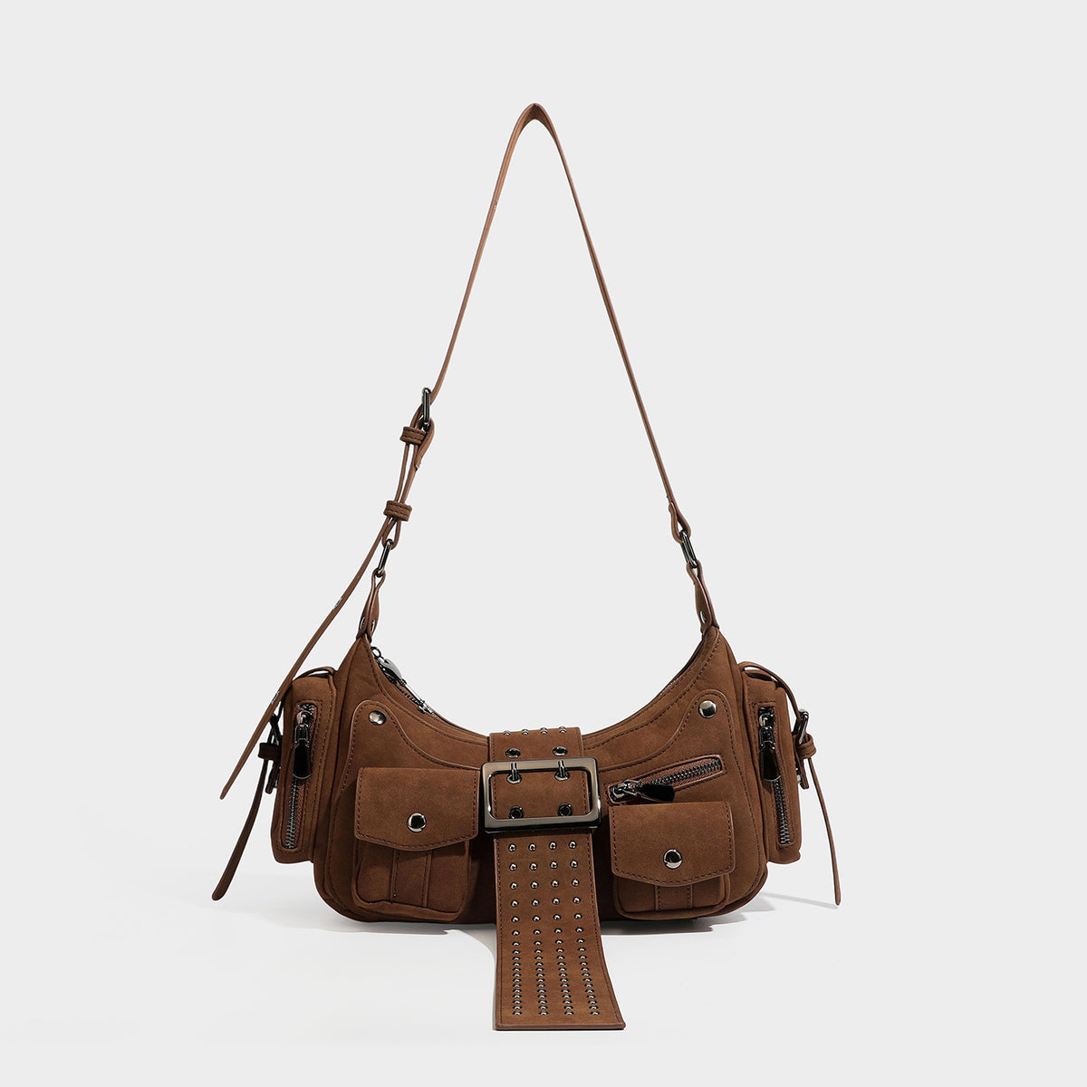 Halbmondförmige Schultertasche mit Nieten besetzter Riemenschnallenlasche, mehreren Frontfächern und silberfarbenen Metalldetails, Detailansicht 52