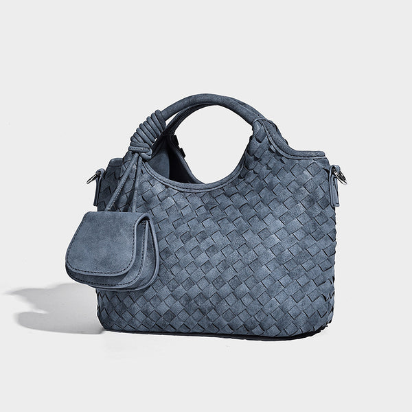 Wandelbare Tote-Schultertasche aus mattem Webmaterial mit geknoteten Henkeln, vorderer Überschlagtasche und abnehmbarem Riemen, Detailansicht 7