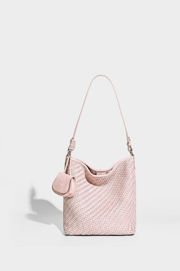 Lässig fallende, gewebte Hobo-Schultertasche in Beutelform in Pink mit abnehmbarem Mini-Etui und goldfarbenen Beschlägen, Detailansicht 23