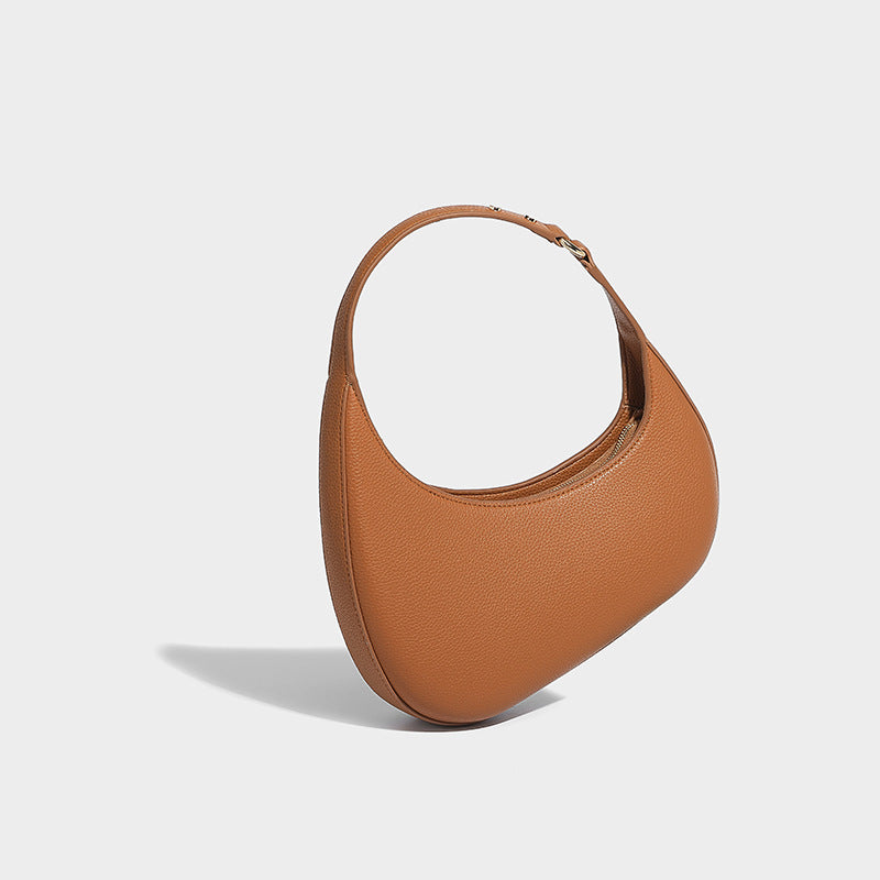 Halbmondförmige Hobo-Schultertasche in genarbter Lederoptik mit schmalem Riemen und goldfarbenen Reißverschlussbeschlägen, Vorderansicht
