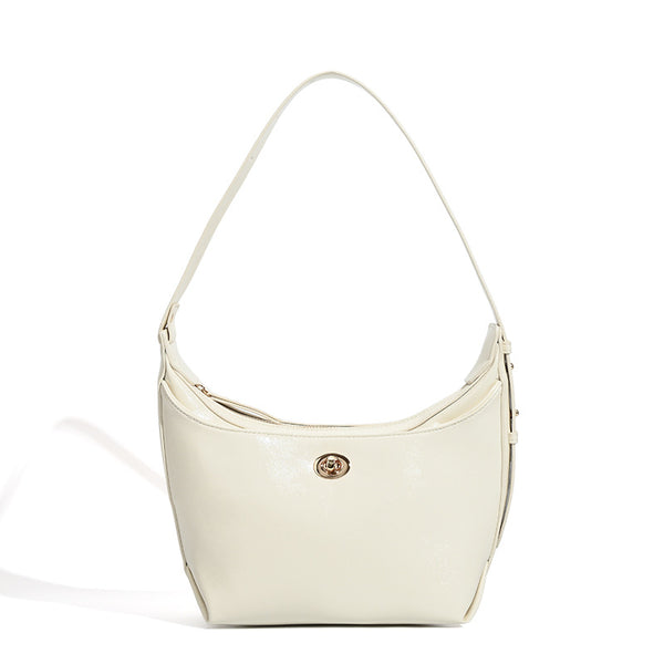 Glänzende Hobo-Schultertasche in Lederoptik mit sichelförmiger Silhouette und goldfarbenem Drehverschluss, Detailansicht 5