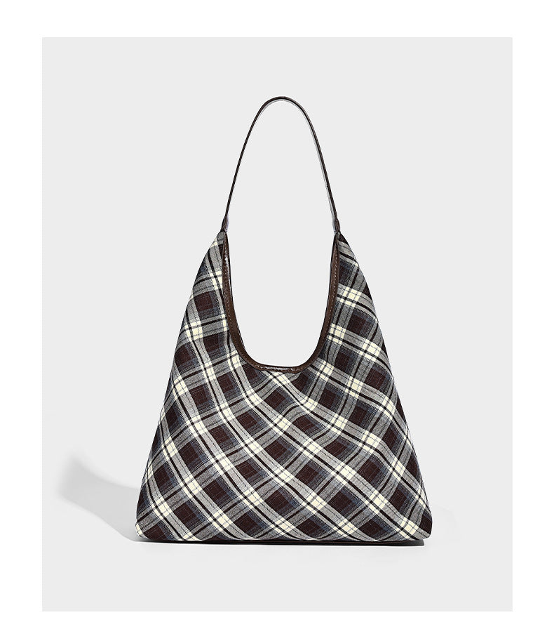 Lässige Hobo-Schultertasche in dunkelbraunem, cremefarbenem und grauem Karomuster mit dunkelbraunen Details in Lederoptik und einem langen Schulterriemen
