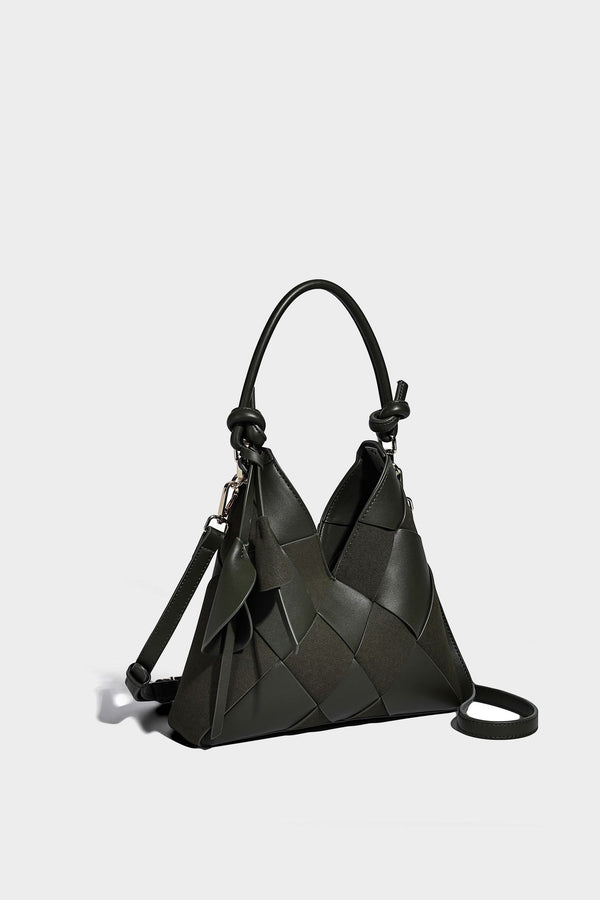 Wandelbare Tote-Bag in gewebter Lederoptik mit geknoteten Tragegriffen, abnehmbarem Schulterriemen und goldfarbenen Beschlägen, Detailansicht