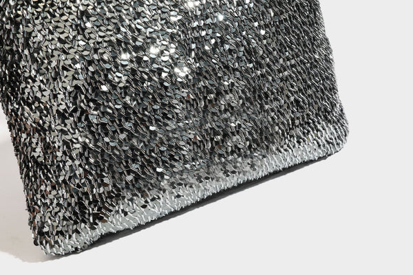 Kleine Pailletten-Schultertasche im Tote-Stil mit langem Metallic-Riemen und trapezförmiger Silhouette, Detailansicht 41