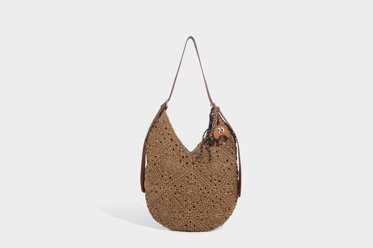 Lässige gehäkelte Hobo-Schultertasche aus Wachsschnur mit verstellbarem Riemen in Lederoptik und Taschenkorpus im offenen Gittermuster, Detailansicht 15
