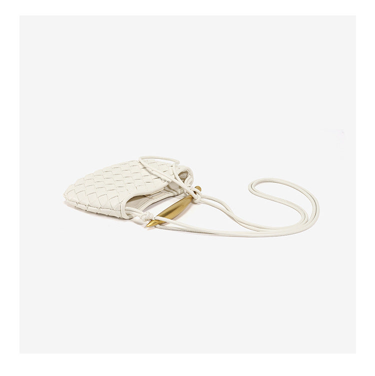 Mini-Crossbody-Etui mit gewebter Rautenstruktur, geschwungenem Bügelgriff in Goldoptik und schmalem Kordelriemen, Detailansicht 20