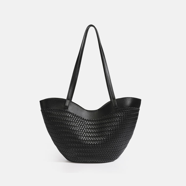 Große schwarze gewebte Tote-Bag mit glatten Besätzen in Lederoptik, langen doppelten Schulterriemen und geschwungener Silhouette, Vorderansicht