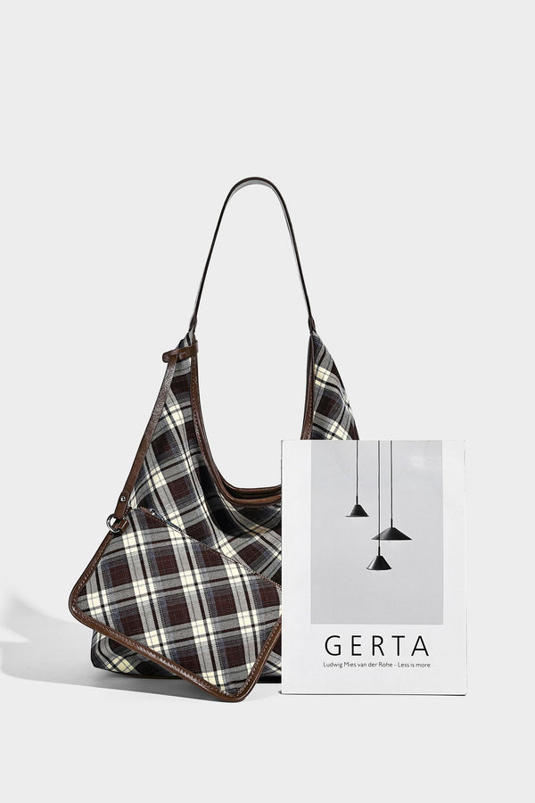 Lässige Hobo-Schultertasche in dunkelbraunem, cremefarbenem und grauem Karomuster mit dunkelbraunen Details in Lederoptik und einem langen Schulterriemen