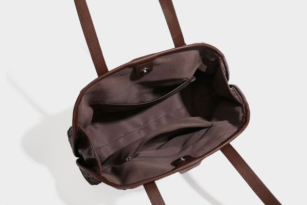 Strukturierte kuppelförmige Schulter-Tote-Bag mit geometrischer Flechtoptik in Lederoptik, langen Doppelriemen, Reißverschluss oben und rundem