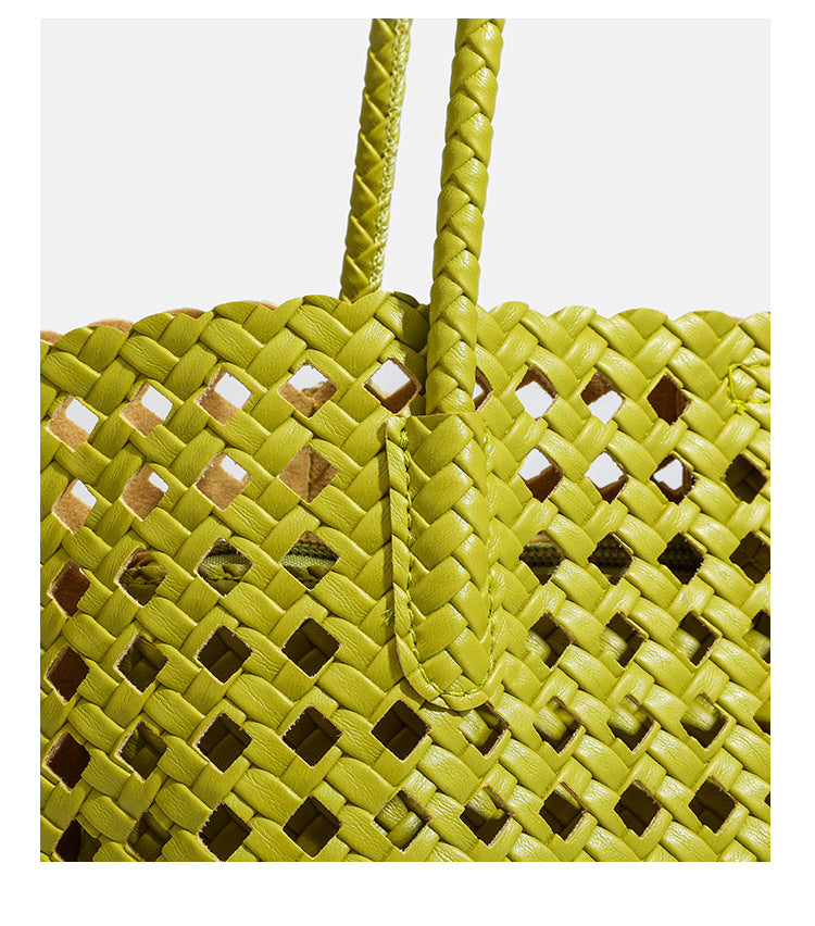 Limettengrüne Tote-Bag aus durchbrochenem Flechtmaterial mit langen, geflochtenen Schulterriemen und gewelltem oberen Rand, Detailansicht 19
