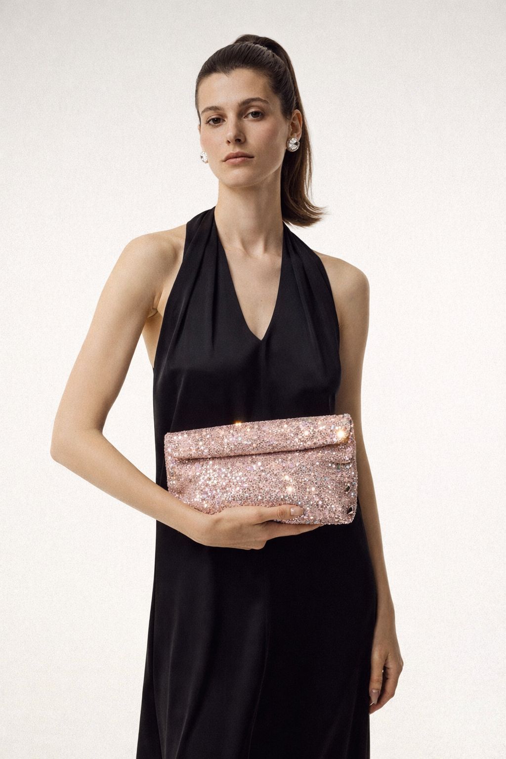 Überschlag-Clutch mit Kristallverzierung, Überschlagverschluss und abnehmbarem Kettenriemen, Detailansicht 11