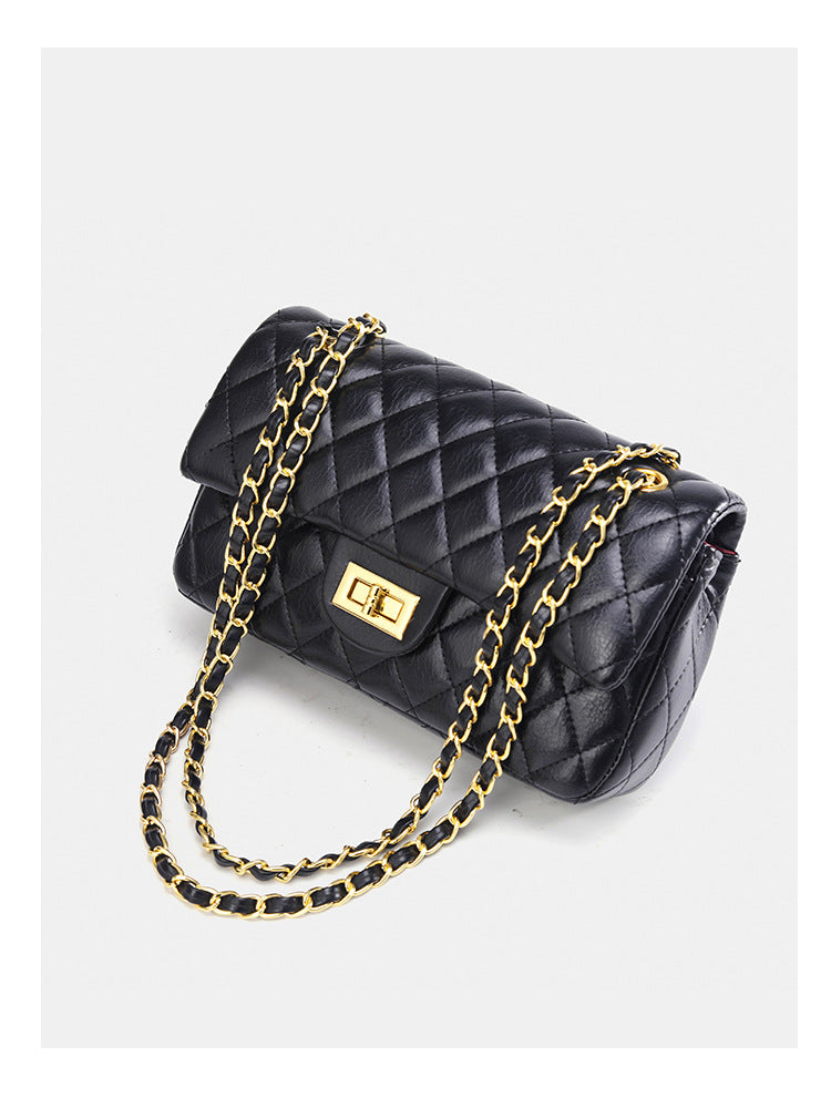 Gesteppte Crossbody-Tasche mit Rautenmuster, Überschlag, goldfarbenem Kettenriemen und Drehverschluss, Detailansicht 16