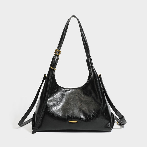 Lässig fallende Hobo-Schultertasche mit offenem Taschenabschluss in glänzender Knitterlederoptik in Dunkelbraun, schmalem verstellbarem Riemen und goldfarbenem
