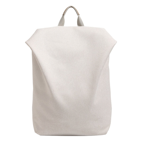 Minimalistischer matter Rucksack aus gewebtem Material mit kurzem Tragegriff und verstellbaren Schulterriemen, Detailansicht 5