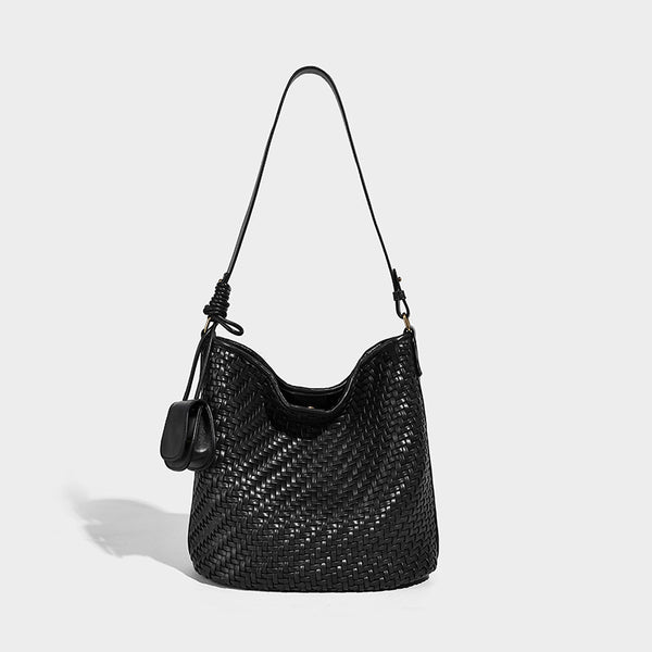 Lässig weich fallende gewebte Hobo-Schultertasche in Rosa mit abnehmbarem Mini-Etui und goldfarbenen Beschlägen, Detailansicht 3