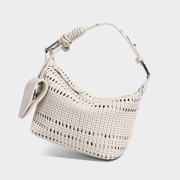 Kleine geflochtene Crossbody-Tasche mit durchbrochenem Muster, Reißverschluss oben, Lederoptik-Absetzung und verstellbarem Riemen, Detailansicht 3