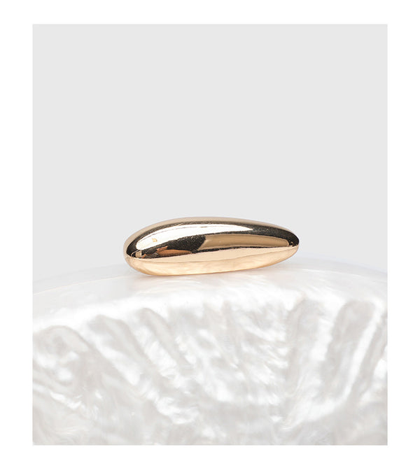 Oval pearl-finish shell clutch bag with gold-tone clasp and removable gold link chain strap, detail view 12