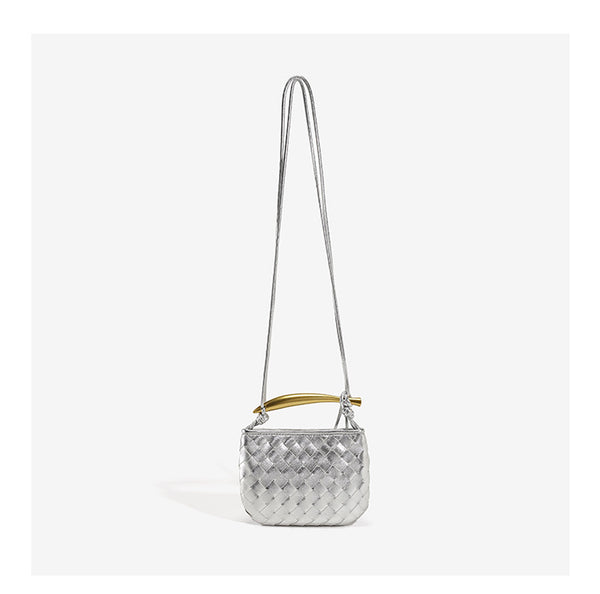 Mini-Crossbody-Etui mit gewebter Rautenstruktur, geschwungenem Bügelgriff in Goldoptik und schmalem Kordelriemen, Detailansicht 12