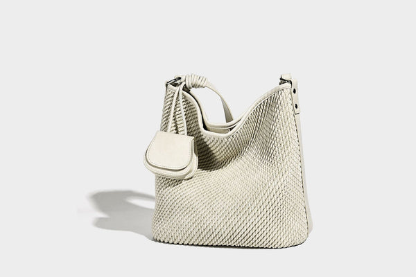 Große, weich fallende Hobo-Schultertasche mit Webstruktur in Braun, mit Mini-Tasche mit Überschlag und schmalem Knotenträger, Detailansicht 19