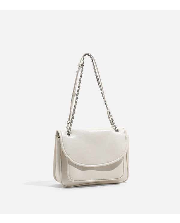 Structured glossy leather-look flap shoulder bag with silver-tone chain strap, detail view 16