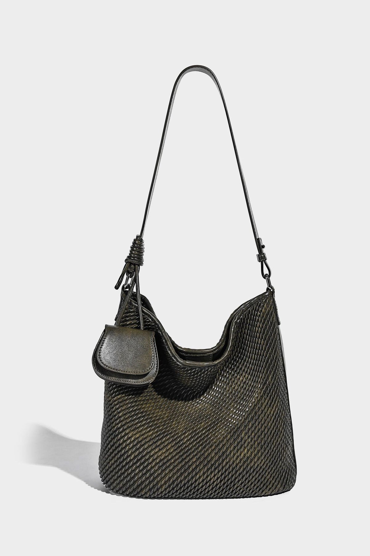 Große, weich fallende Hobo-Schultertasche mit Webstruktur in Braun, mit Mini-Tasche mit Überschlag und schmalem Knotenträger, Detailansicht 16