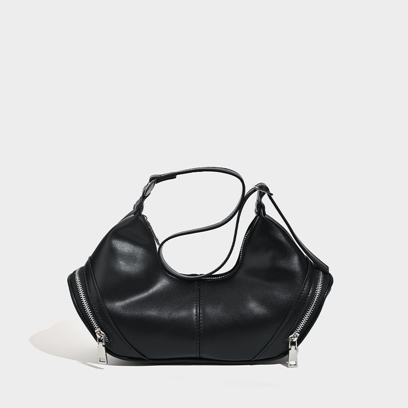 Mini-Hobo-Schultertasche in Halbmondform mit zwei seitlichen Reißverschlusstaschen und silberfarbenen Beschlägen, Detailansicht 6
