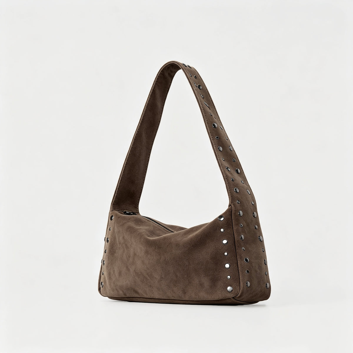 Lässige Hobo-Schultertasche mit matter Velourslederoptik, Nietenbesatz in Gunmetal-Optik entlang des Riemens und der Kanten, Reißverschluss oben