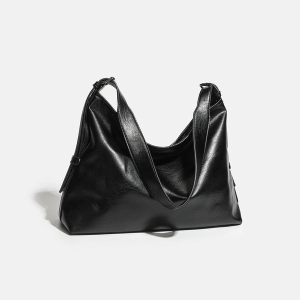 Große, lässig fallende schwarze Schultertasche in Lederoptik mit Reißverschluss, breitem, flachem Boden und langem verstellbarem Riemen, Detailansicht 3